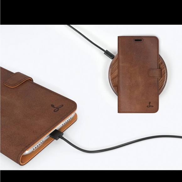 Snakehive iPhone XR Leather Phone Case - Picture 8 of 9